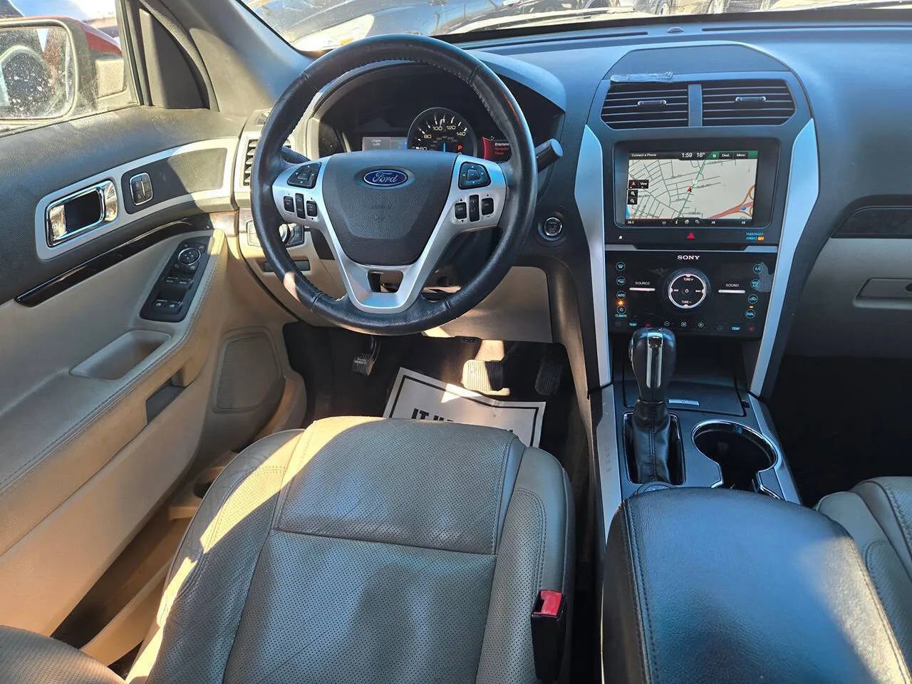 Used 2014 Ford Explorer Limited w/ Equipment Group 301A AWD/4WD image 2