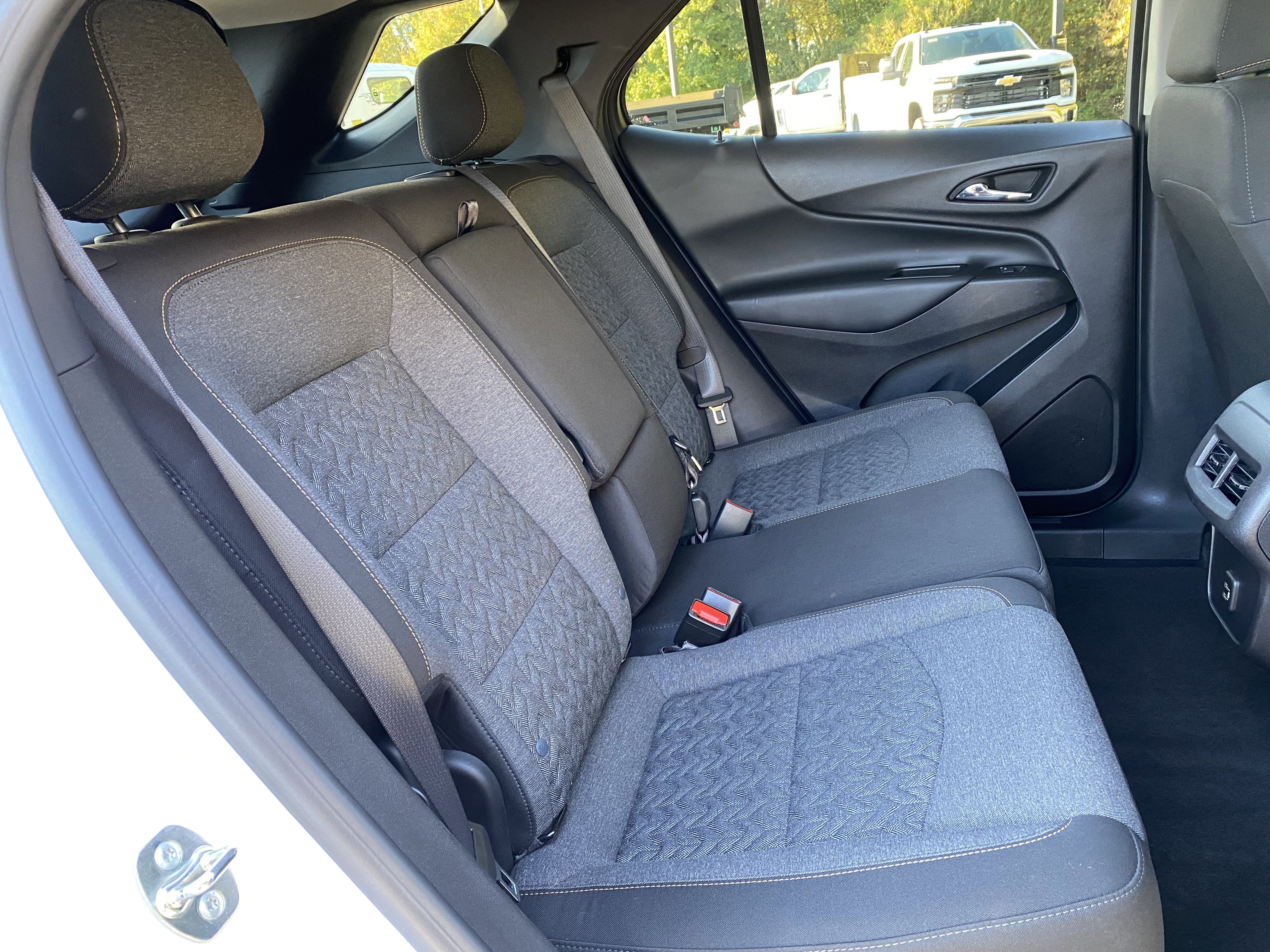 Used 2024 Chevrolet Equinox LT image 34