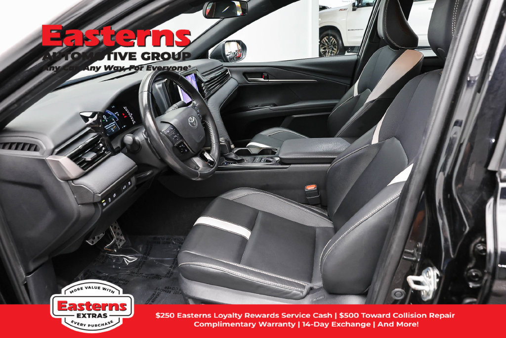Used 2025 Toyota Camry SE FWD image 14