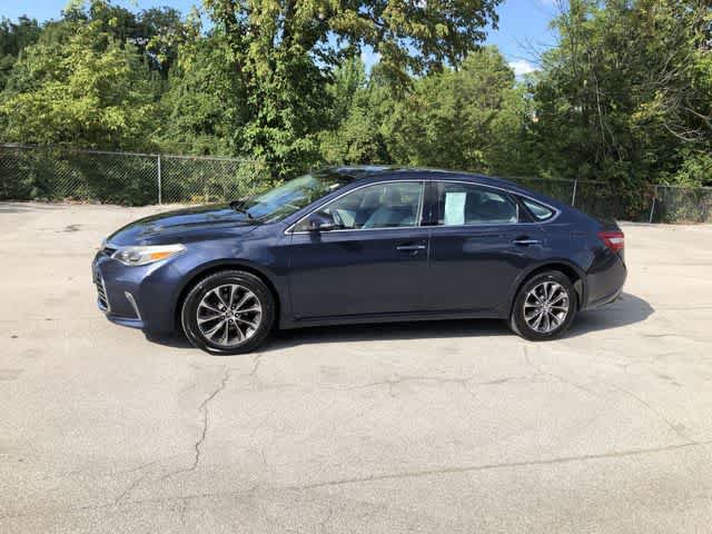 Used 2016 Toyota Avalon XLE Premium FWD image 3