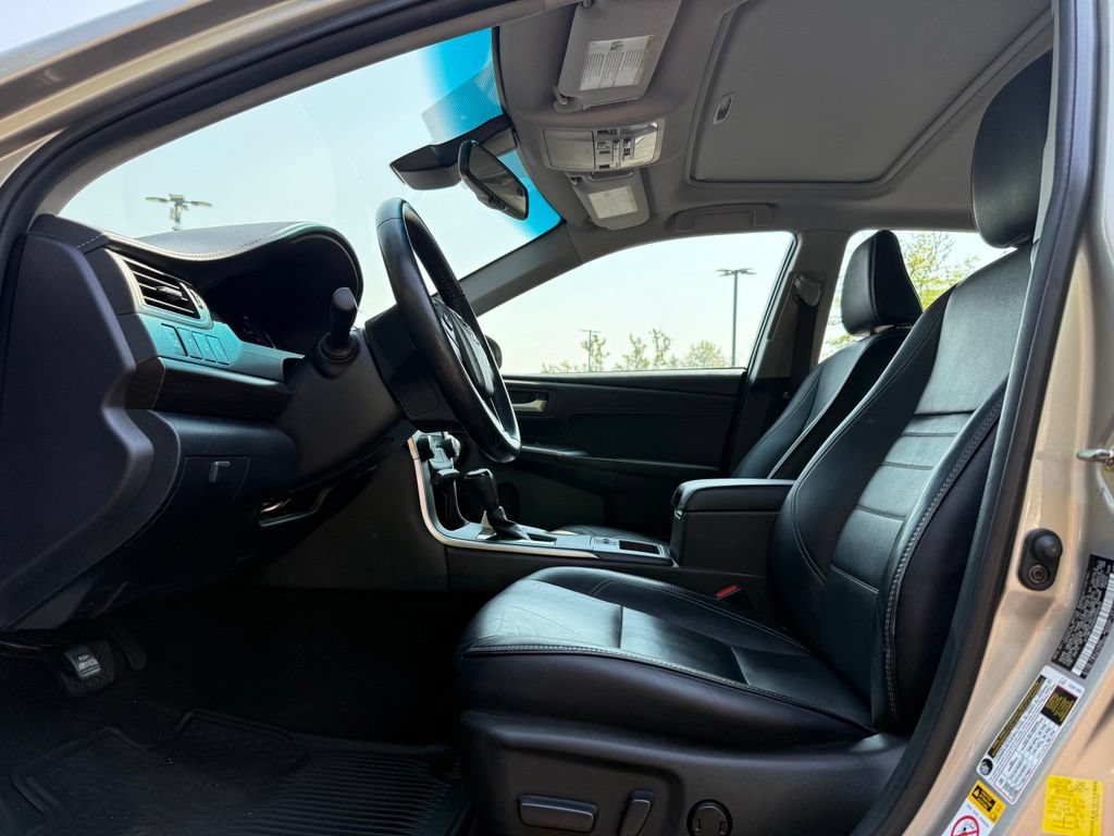 Used 2016 Toyota Camry XLE w/ Moonroof Package FWD image 12