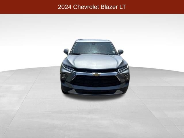 Used 2024 Chevrolet Blazer LT w/ Convenience Package FWD image 2