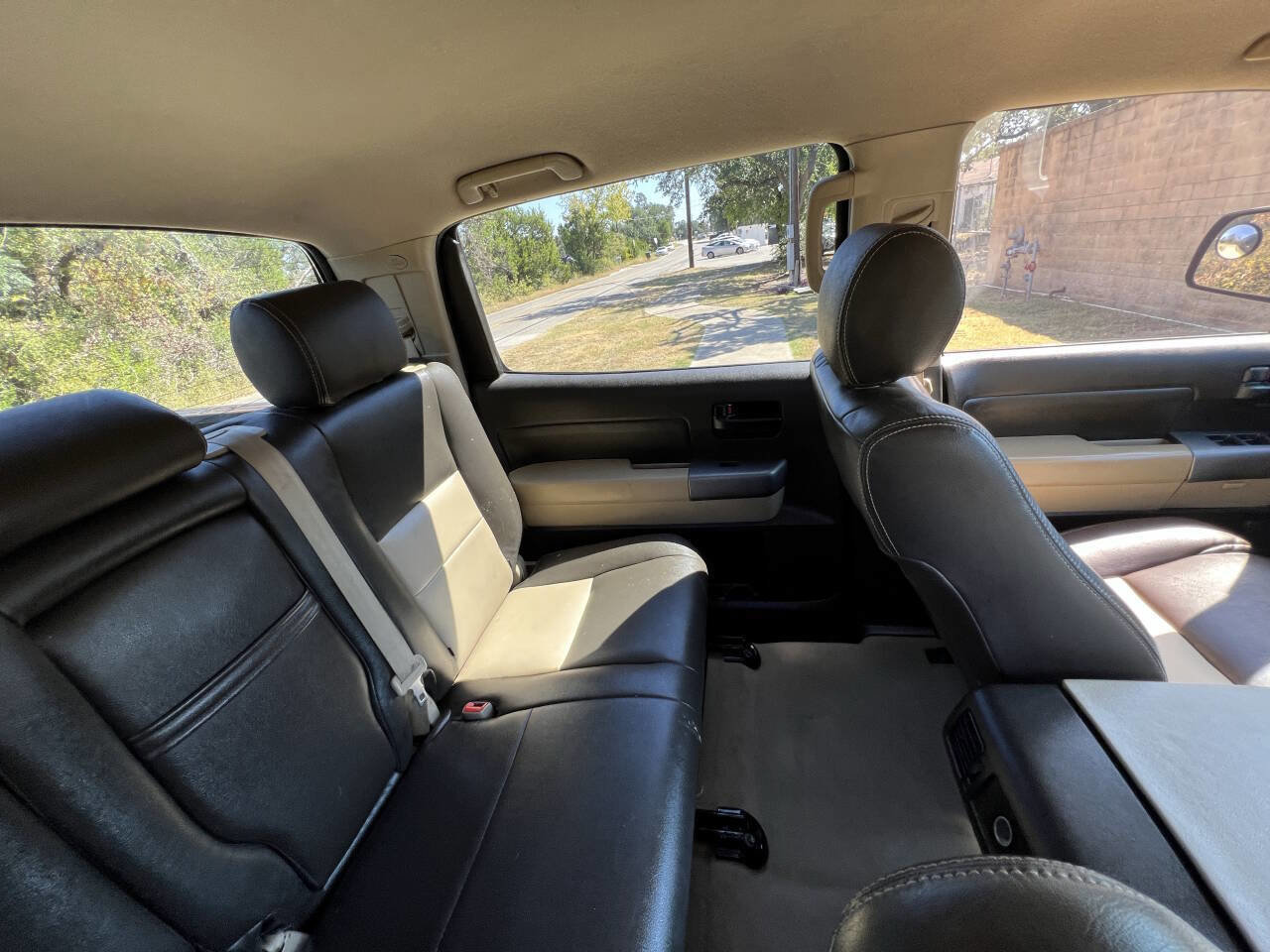 Used 2010 Toyota Tundra 4x4 CrewMax image 30