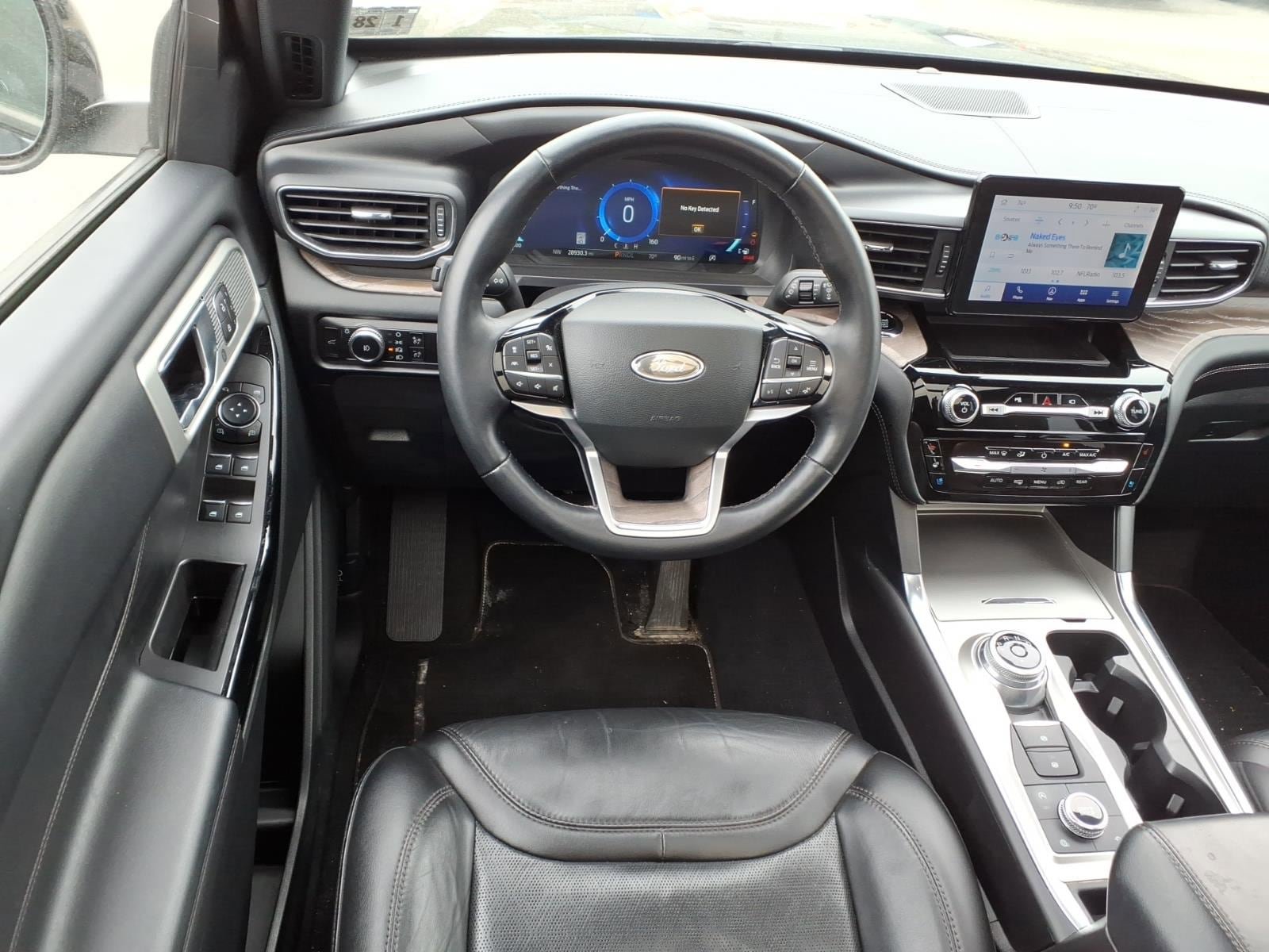 Used 2023 Ford Explorer Platinum w/ Equipment Group 601A AWD/4WD image 7