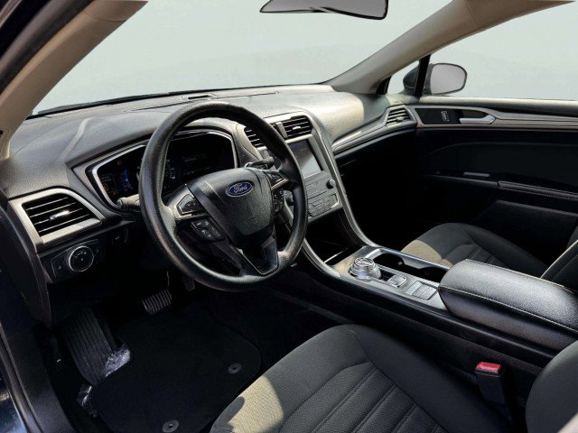 Used 2020 Ford Fusion SE image 18