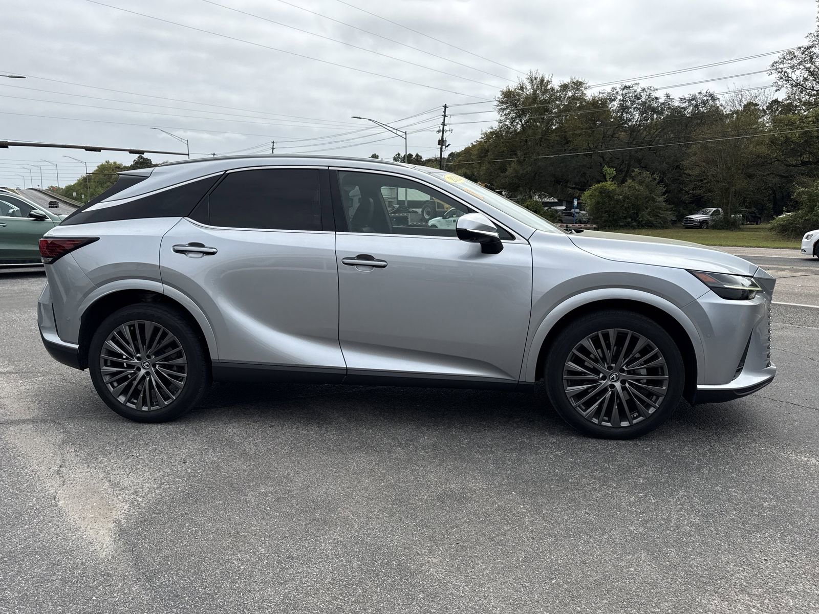 Used 2023 Lexus RX 350 FWD w/ Accessory Package image 6