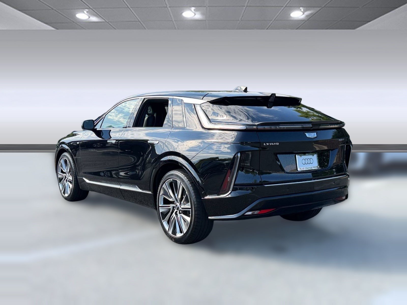 Used 2023 Cadillac Lyriq 2WD image 3