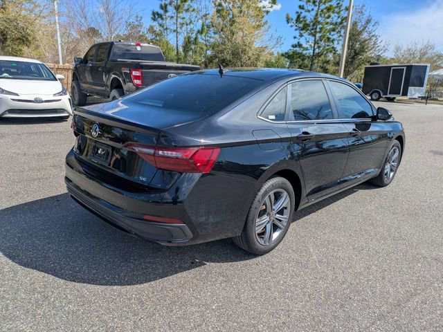 Used 2023 Volkswagen Jetta SE FWD image 2