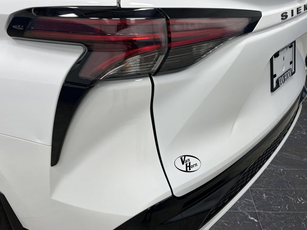 Used 2024 Toyota Sienna XSE image 36