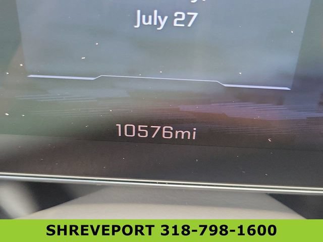 Used 2025 Chevrolet Tahoe High Country AWD/4WD image 12