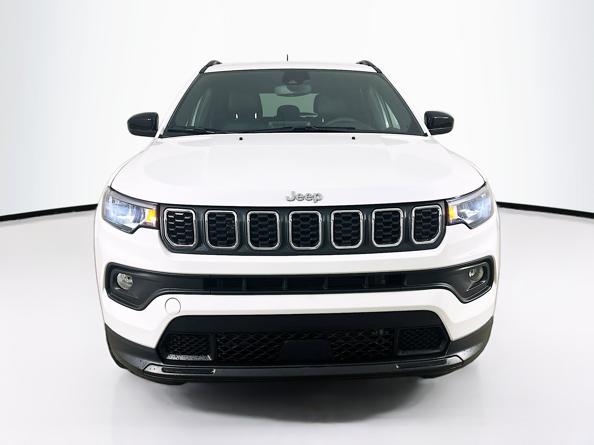 Certified 2025 Jeep Compass Latitude image 2