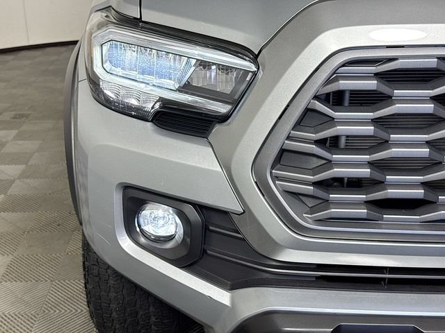 Certified 2023 Toyota Tacoma TRD Off-Road AWD/4WD image 3