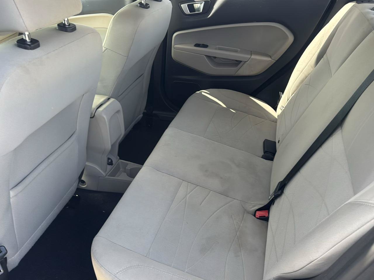 Used 2015 Ford Fiesta SE FWD image 13