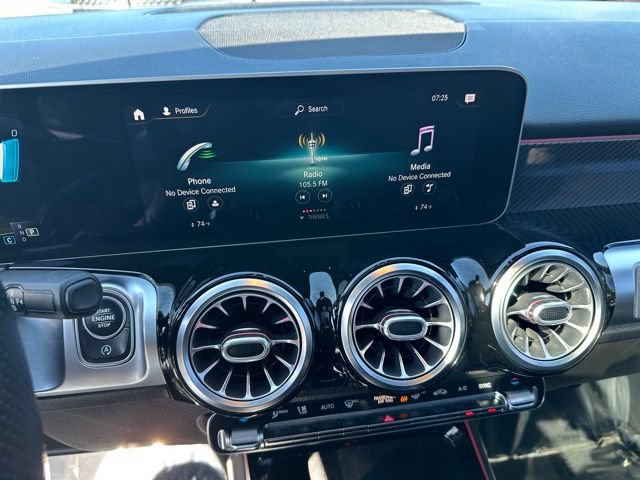 Used 2021 Mercedes-Benz GLB 35 AMG 4MATIC image 25