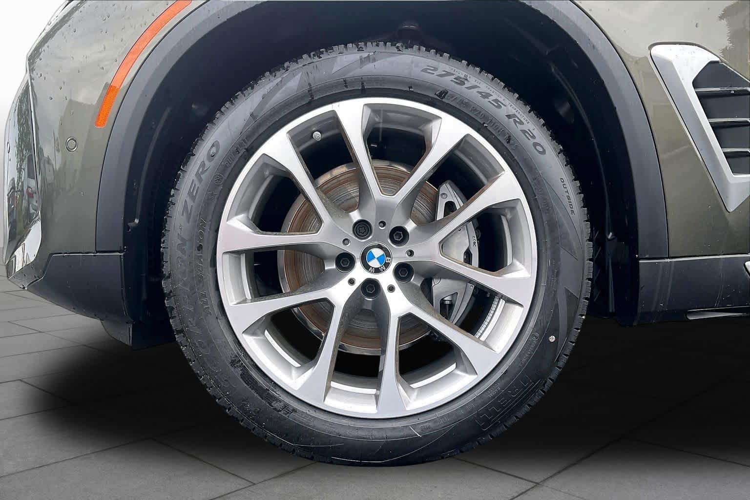 Used 2026 BMW X5 xDrive40i w/ Off-Road Package AWD/4WD image 11