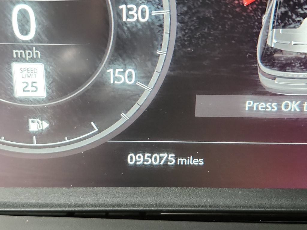 Used 2020 Land Rover Discovery Landmark AWD/4WD image 21