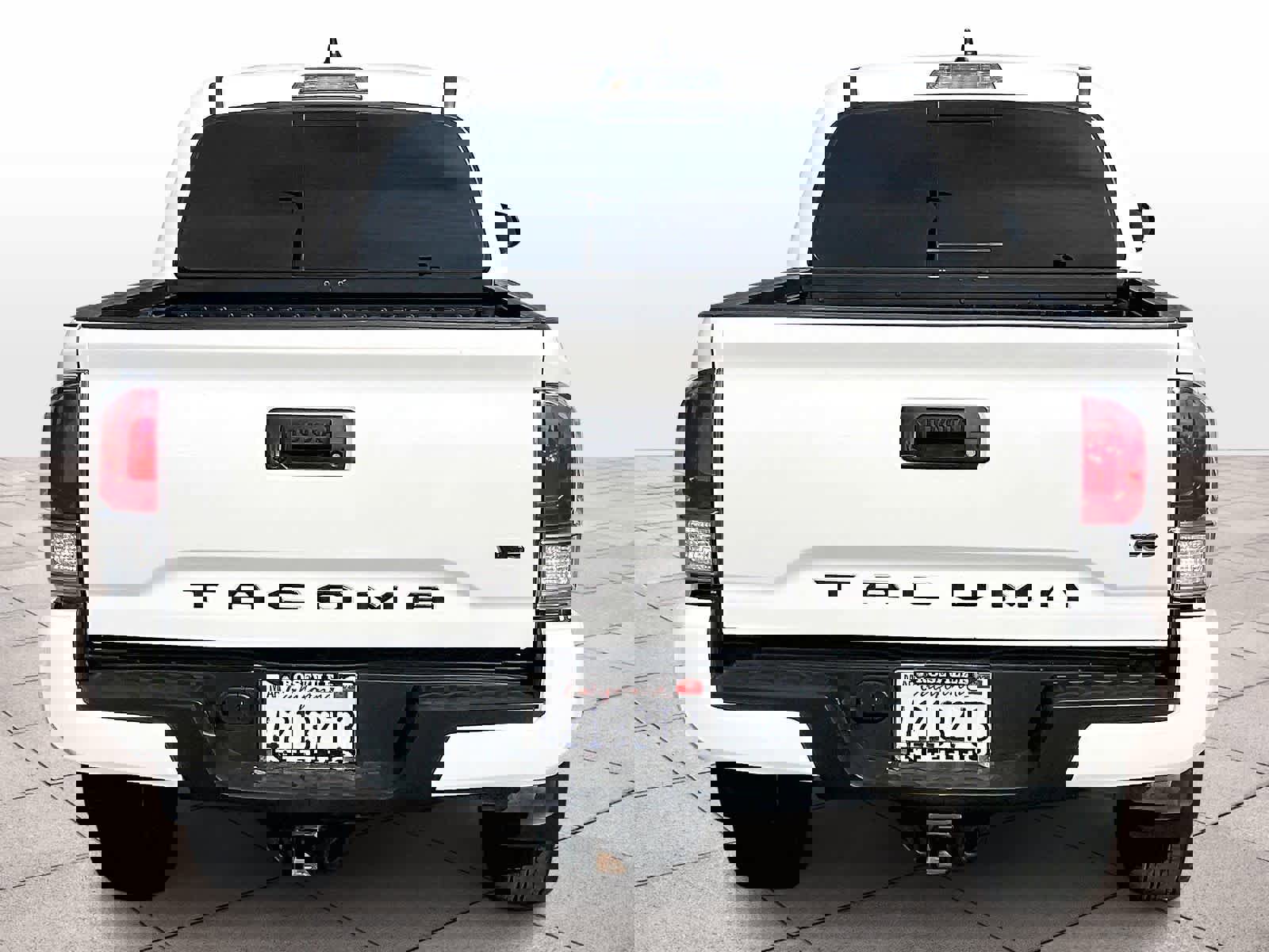 Used 2023 Toyota Tacoma TRD Sport w/ Black Out Package (TMS) image 6