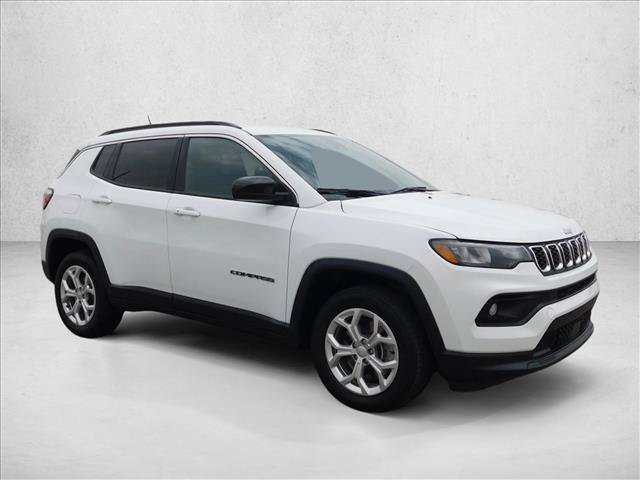 Used 2024 Jeep Compass Latitude AWD/4WD image 6
