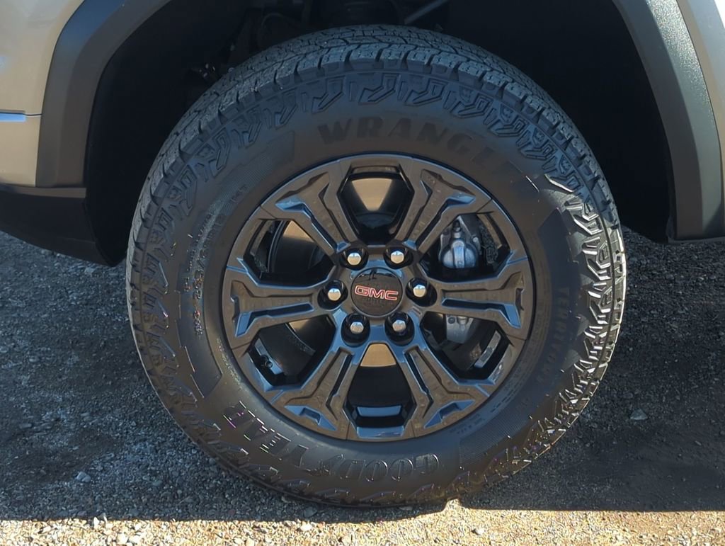 Used 2024 GMC Canyon Elevation image 29