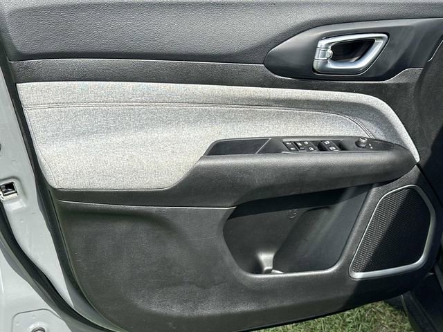 Used 2024 Jeep Compass Latitude image 19