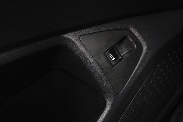 Used 2025 Volkswagen Jetta SE w/ Sunroof Package image 9