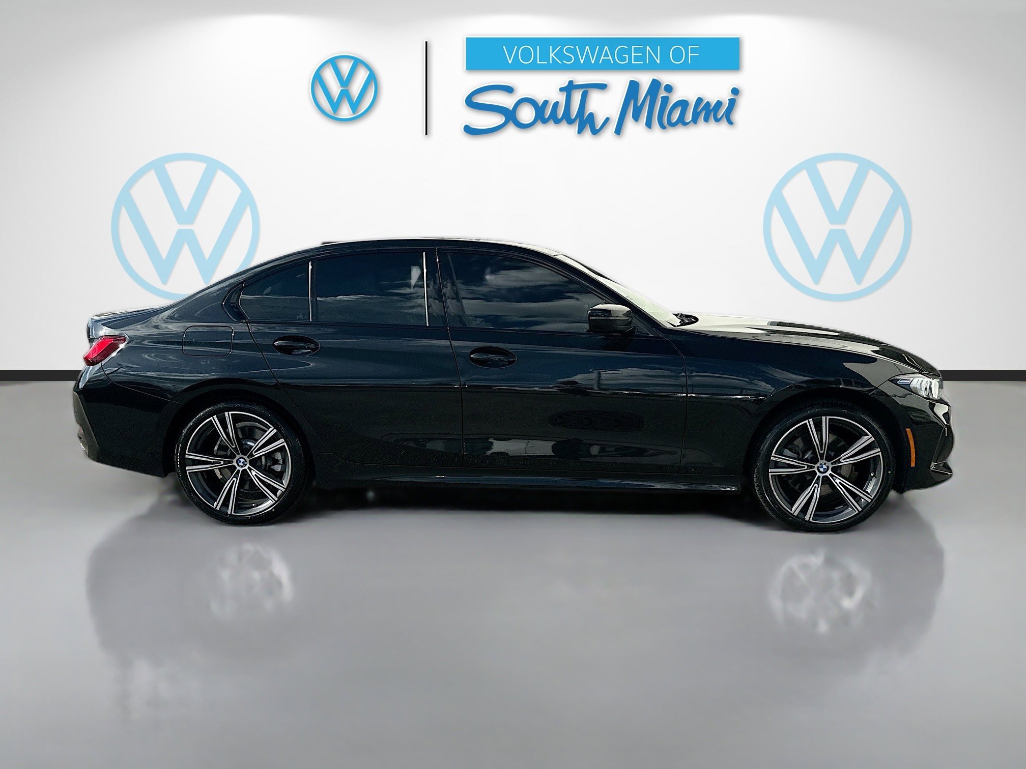 Used 2023 BMW 330i xDrive Sedan w/ Premium Package image 8
