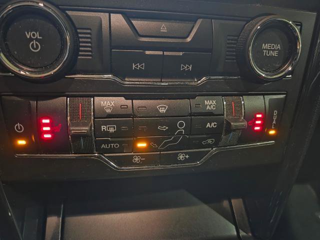 Used 2018 Ford Explorer XLT w/ Equipment Group 202A image 21