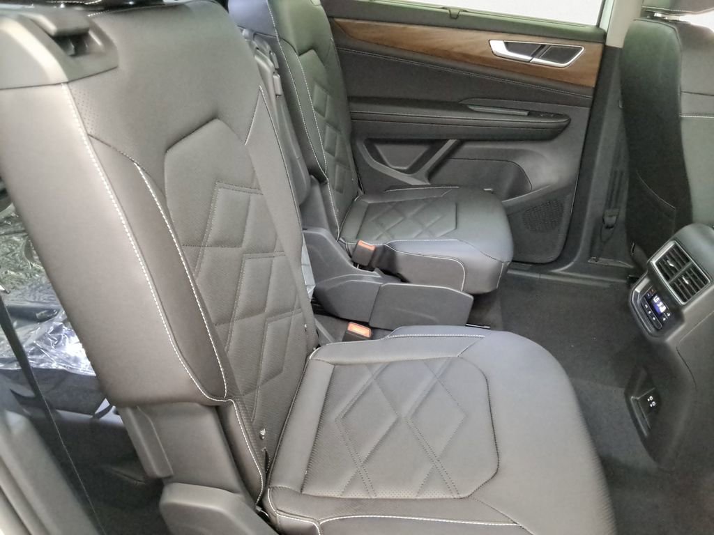Certified 2026 Volkswagen Atlas SE w/ Panoramic Sunroof Package FWD image 15