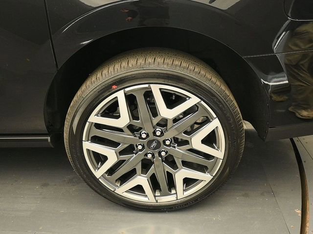 New 2025 Ford Expedition Max Platinum w/ Platinum Ultimate Package image 9