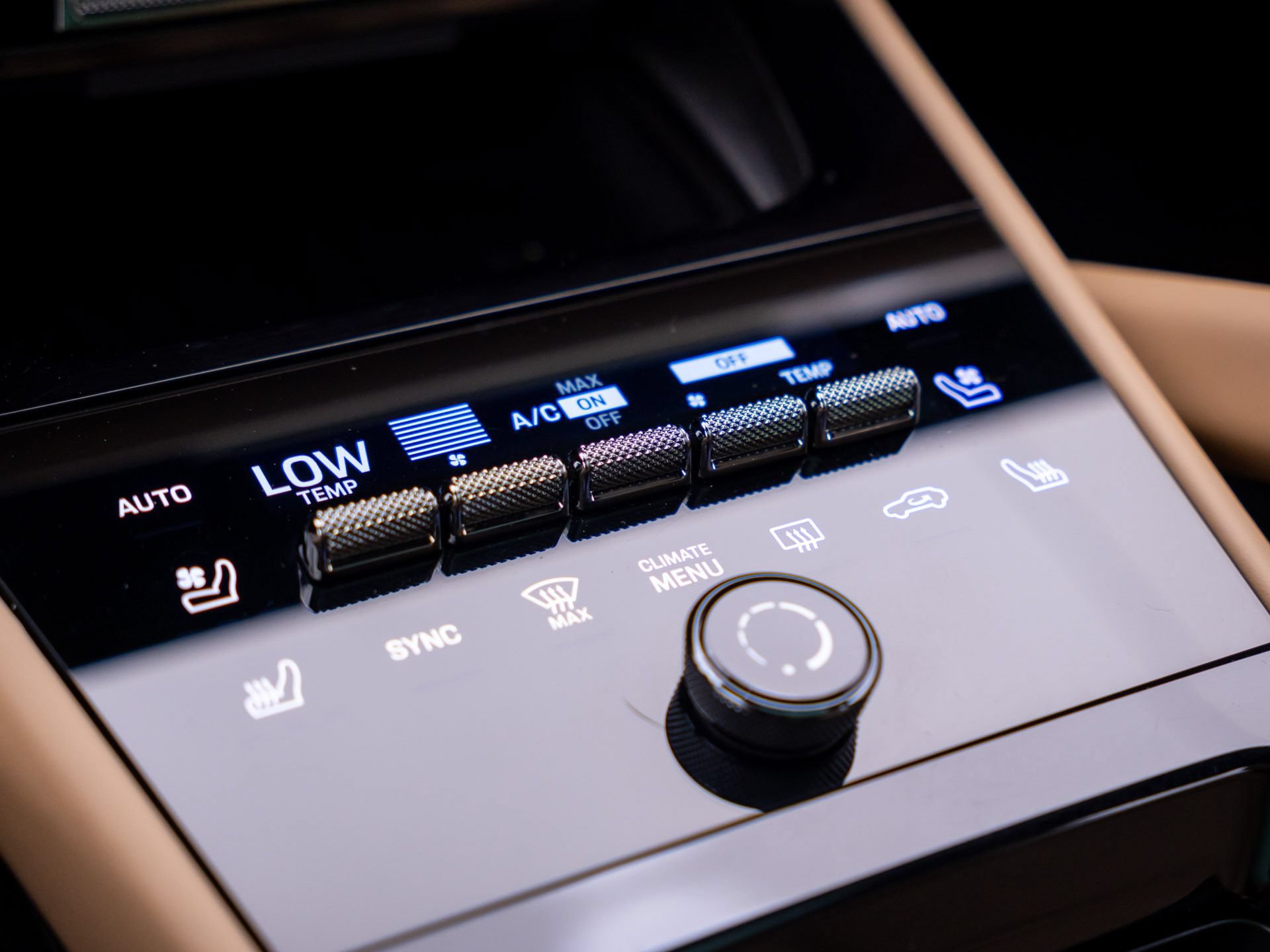 Certified 2024 Porsche Cayenne AWD/4WD image 28