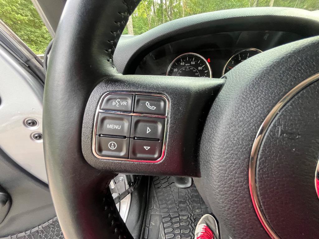 Used 2016 Jeep Wrangler Unlimited Sport w/ Connectivity Group AWD/4WD image 13