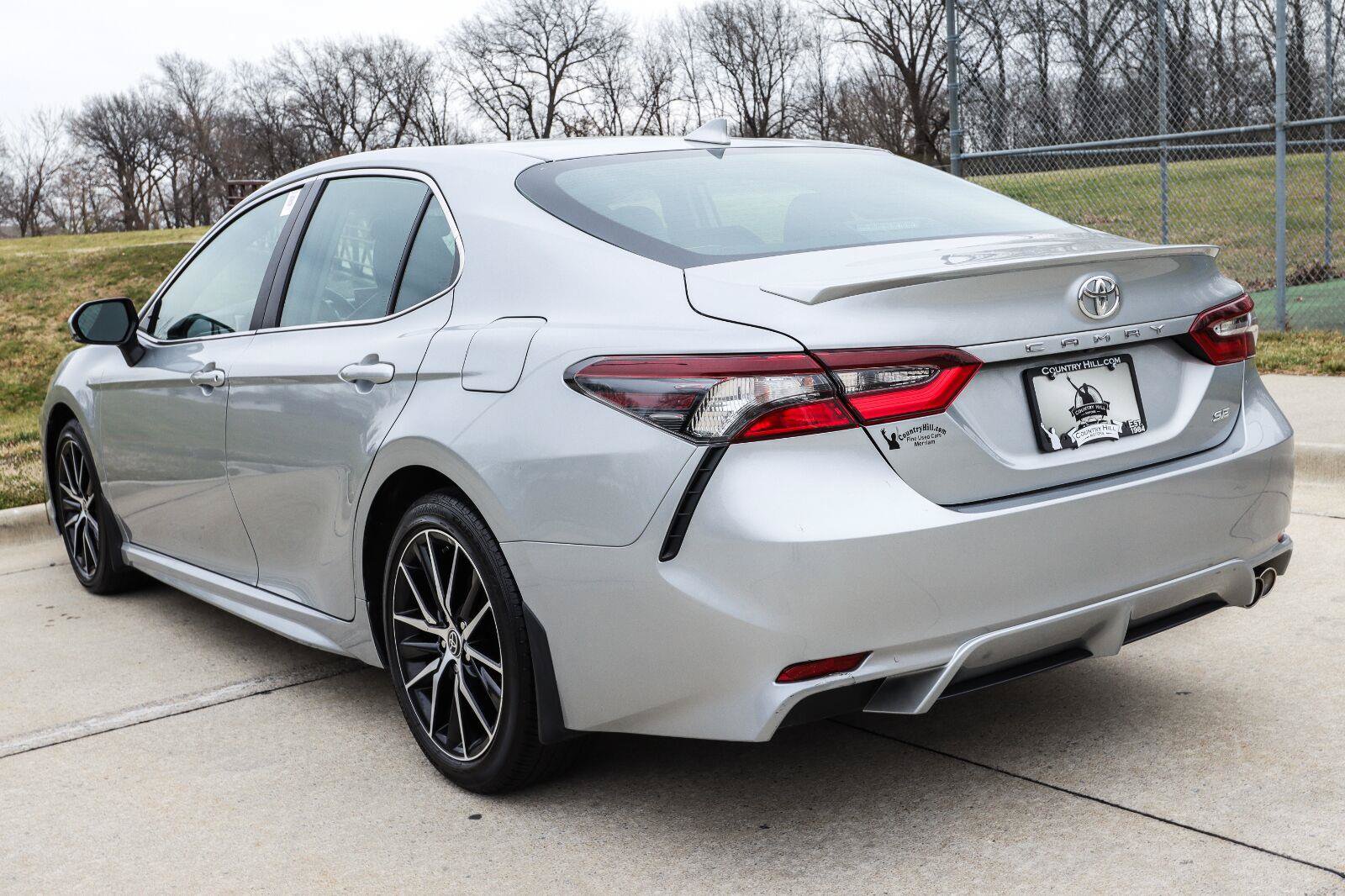 Used 2023 Toyota Camry SE FWD image 17