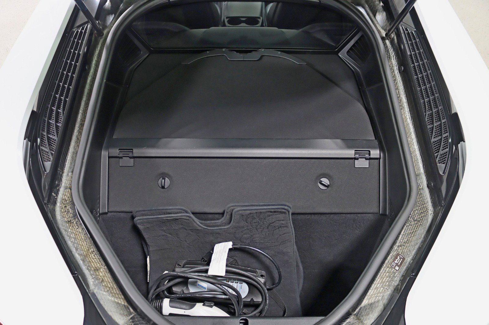 Used 2016 BMW i8 image 37