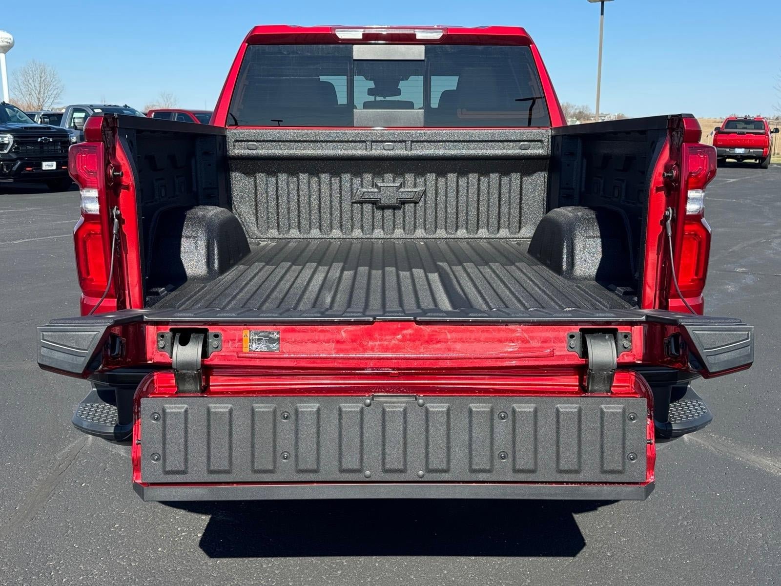 Used 2026 Chevrolet Silverado 1500 LT Trail Boss w/ LT Trail Boss Premium Package AWD/4WD image 4