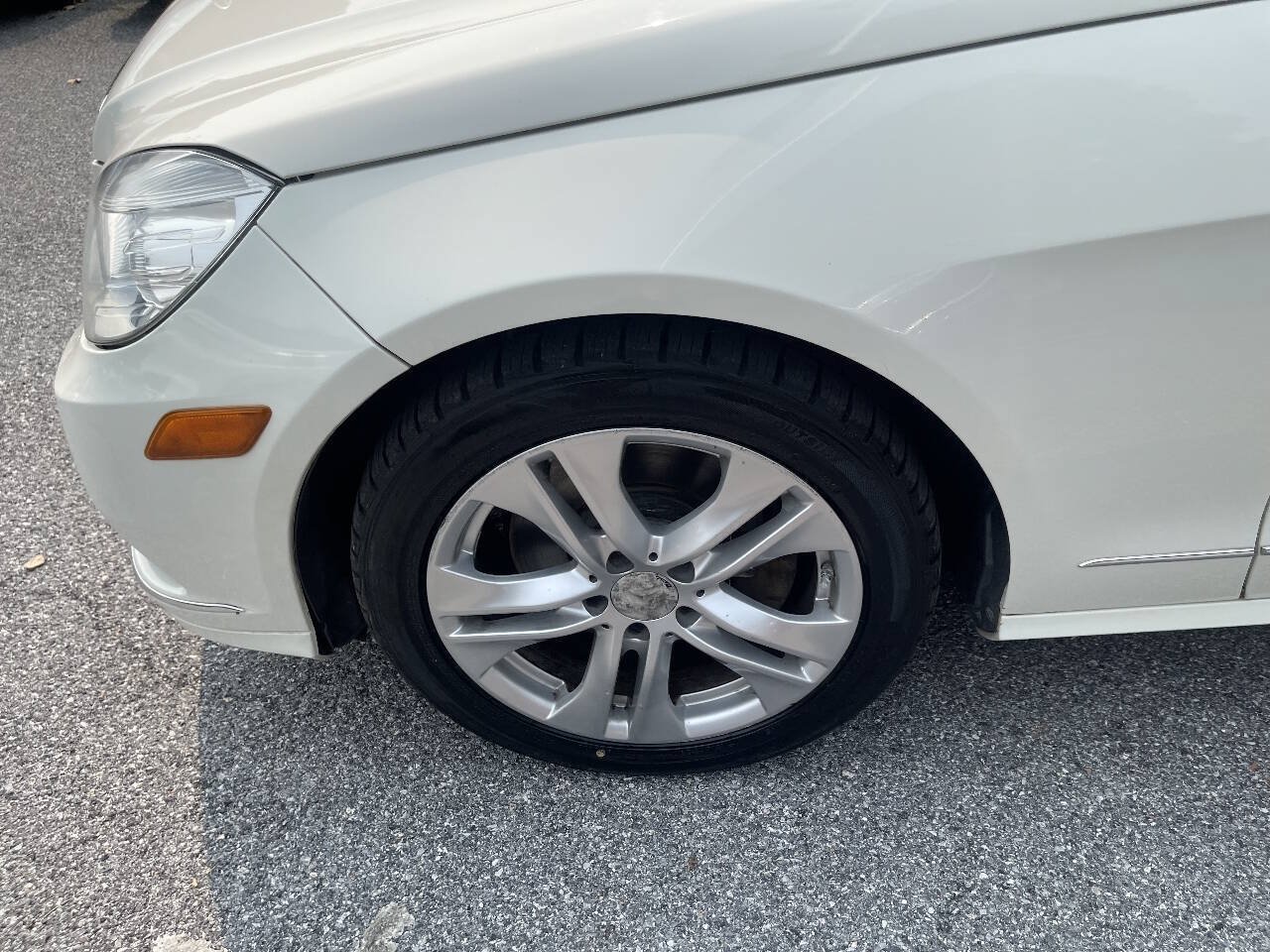 Used 2011 Mercedes-Benz E 350 4MATIC Sedan image 28