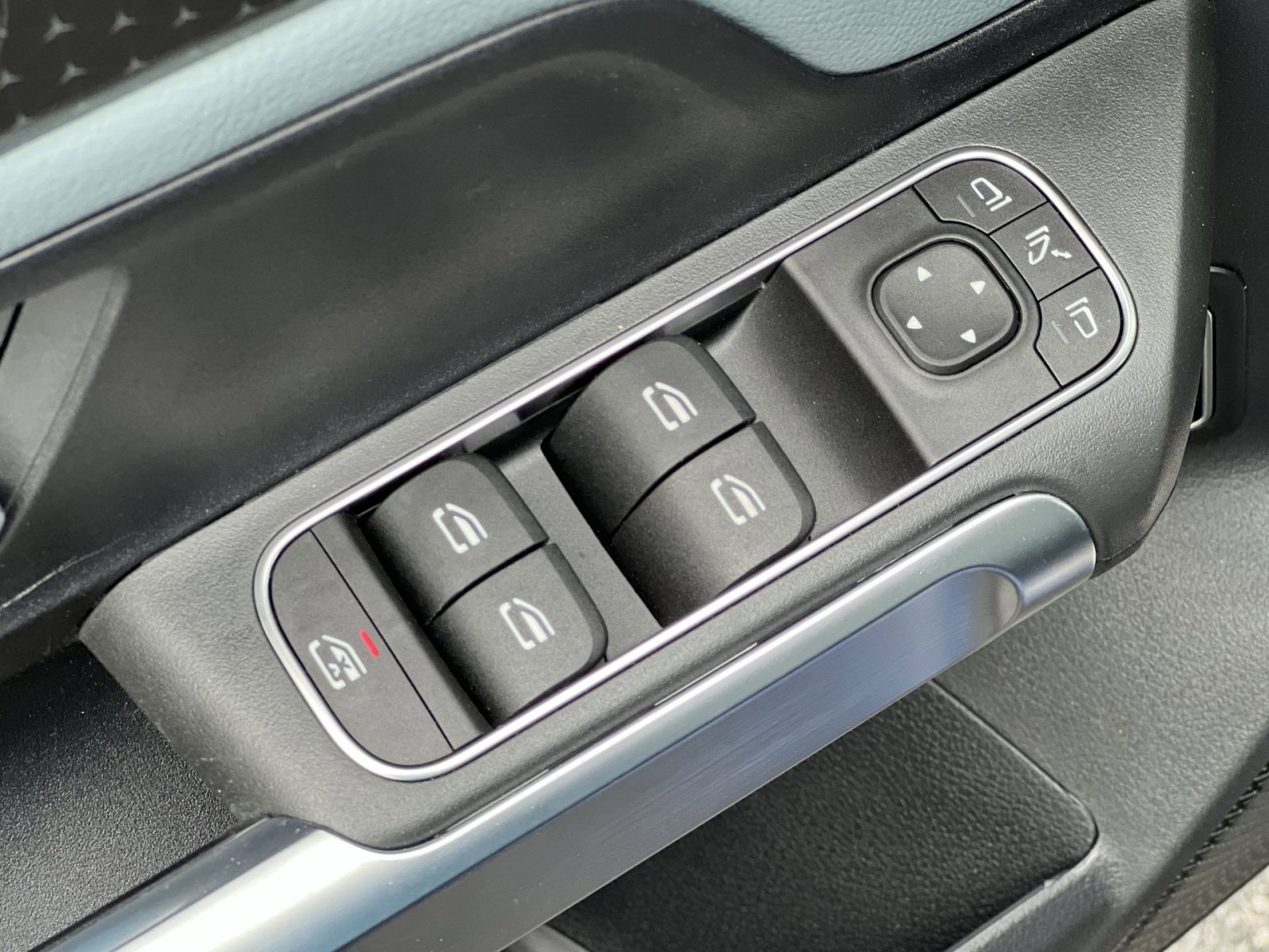 New 2026 Mercedes-Benz GLB 250 4MATIC image 13