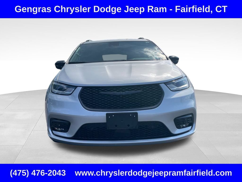 Certified 2024 Chrysler Pacifica Touring-L w/ S Appearance Package AWD/4WD image 2