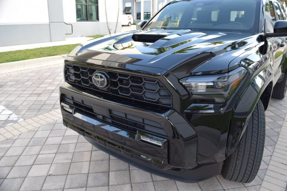 Used 2025 Toyota 4Runner TRD Sport Premium AWD/4WD image 9