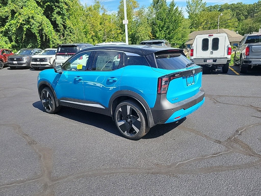 New 2025 Nissan Kicks SR w/ SR Premium Package image 3