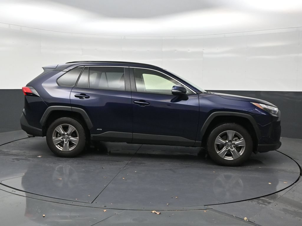 Used 2025 Toyota RAV4 XLE AWD/4WD image 6