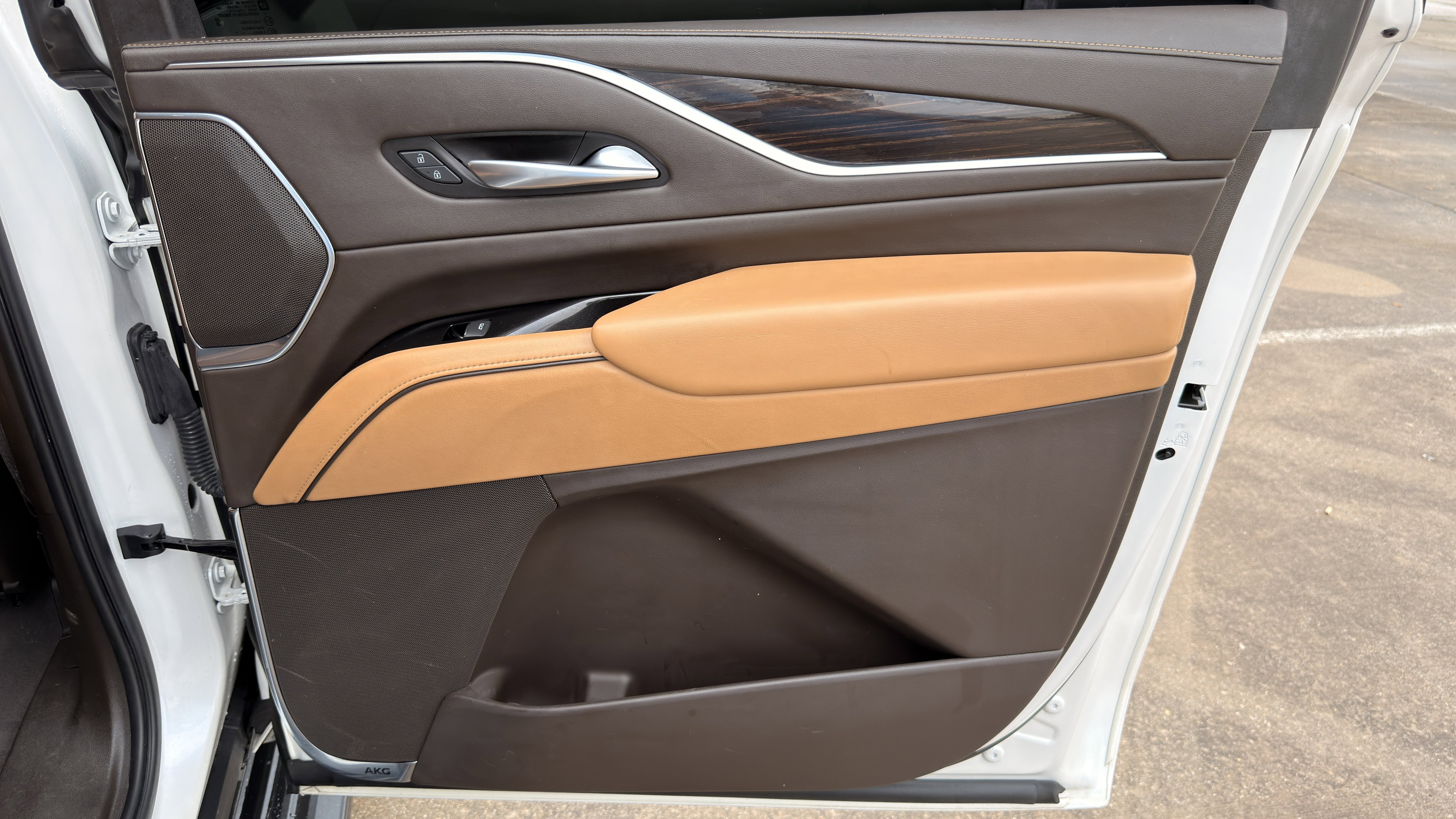 Used 2021 Cadillac Escalade ESV Premium Luxury image 47