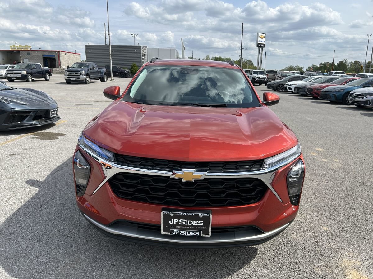 Used 2024 Chevrolet Trax LT w/ Driver Confidence Package image 7