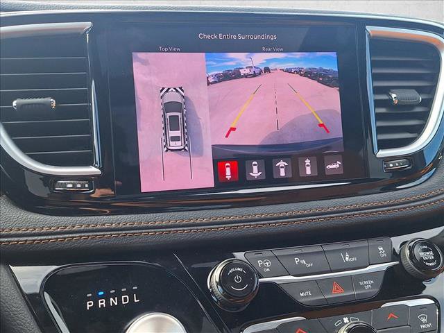 Used 2023 Chrysler Pacifica Pinnacle image 13