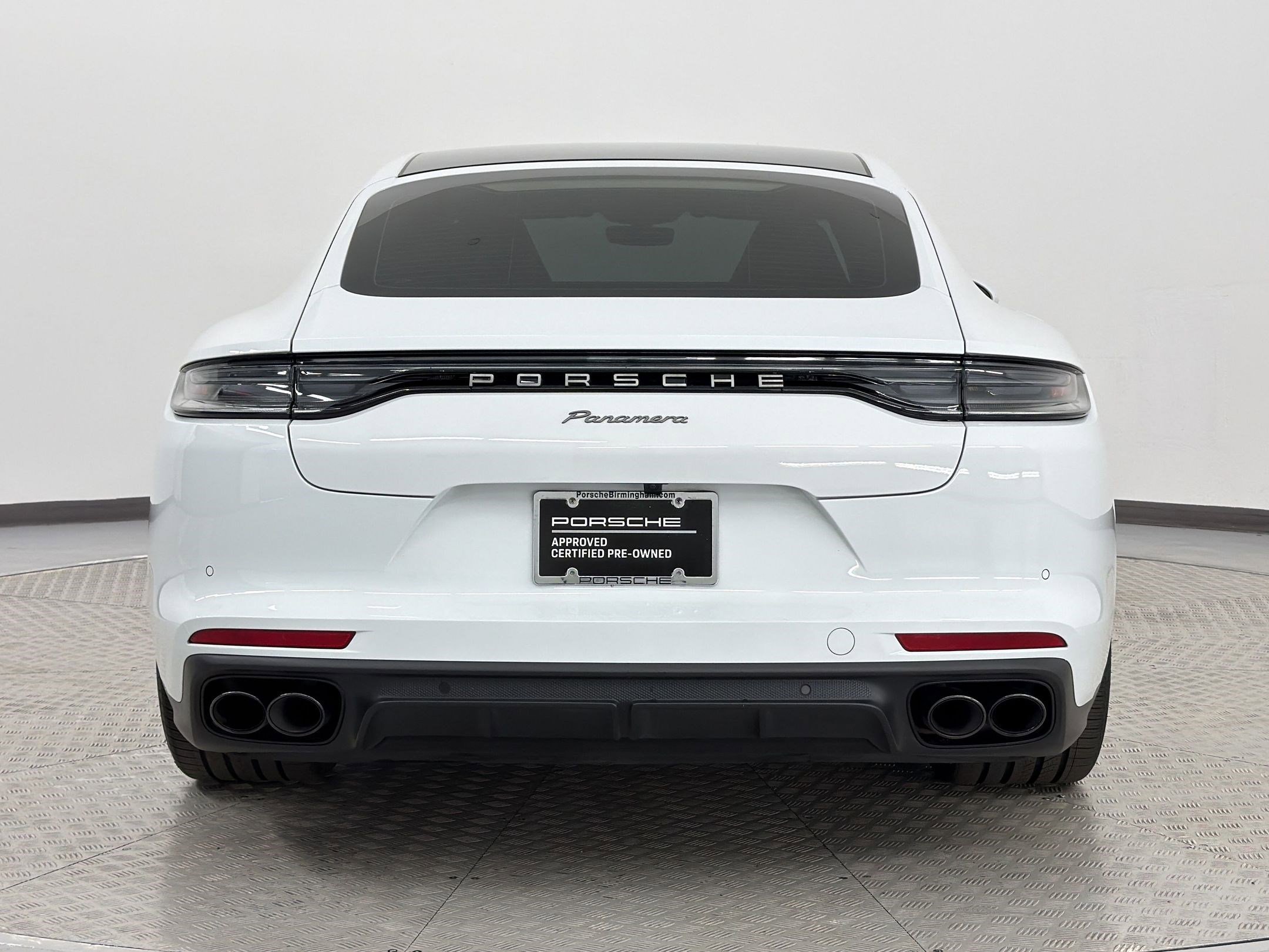 Certified 2023 Porsche Panamera Platinum Edition image 10