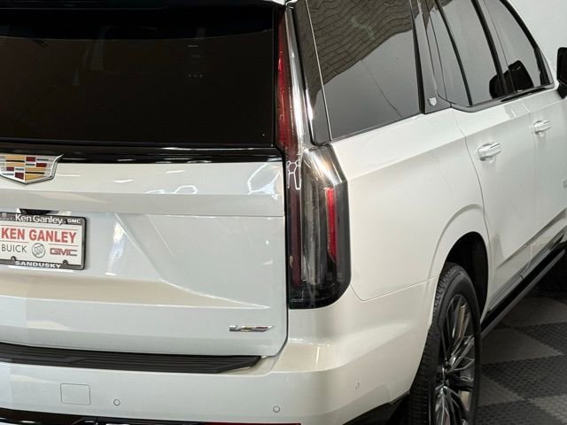 Used 2023 Cadillac Escalade V image 12