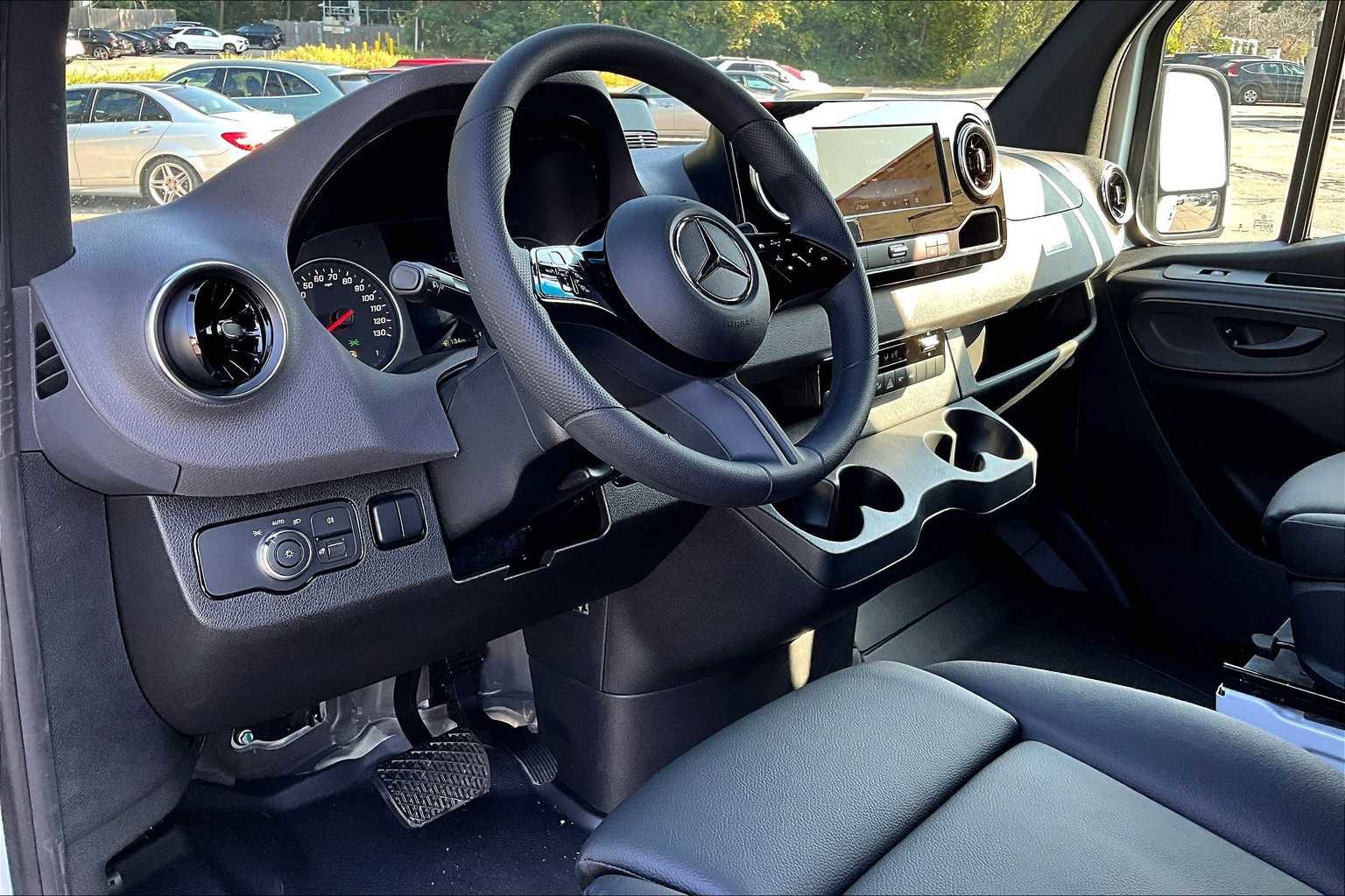 New 2025 Mercedes-Benz Sprinter 2500 image 9