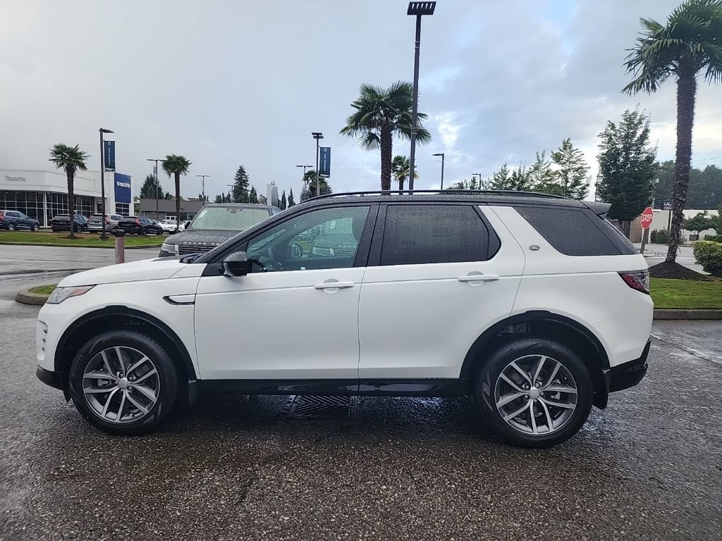 New 2026 Land Rover Discovery Sport Landmark AWD/4WD image 2