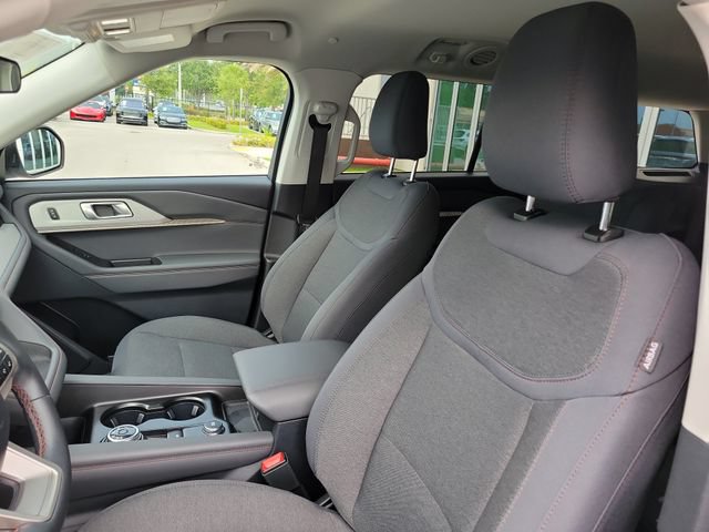 Used 2026 Ford Explorer Active RWD image 11