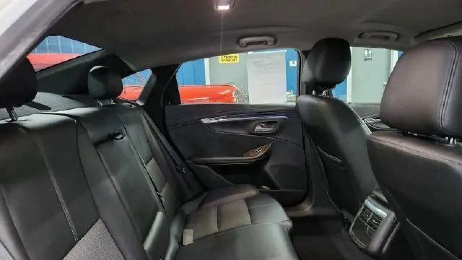 Used 2015 Chevrolet Impala LT w/ Convenience Package image 18