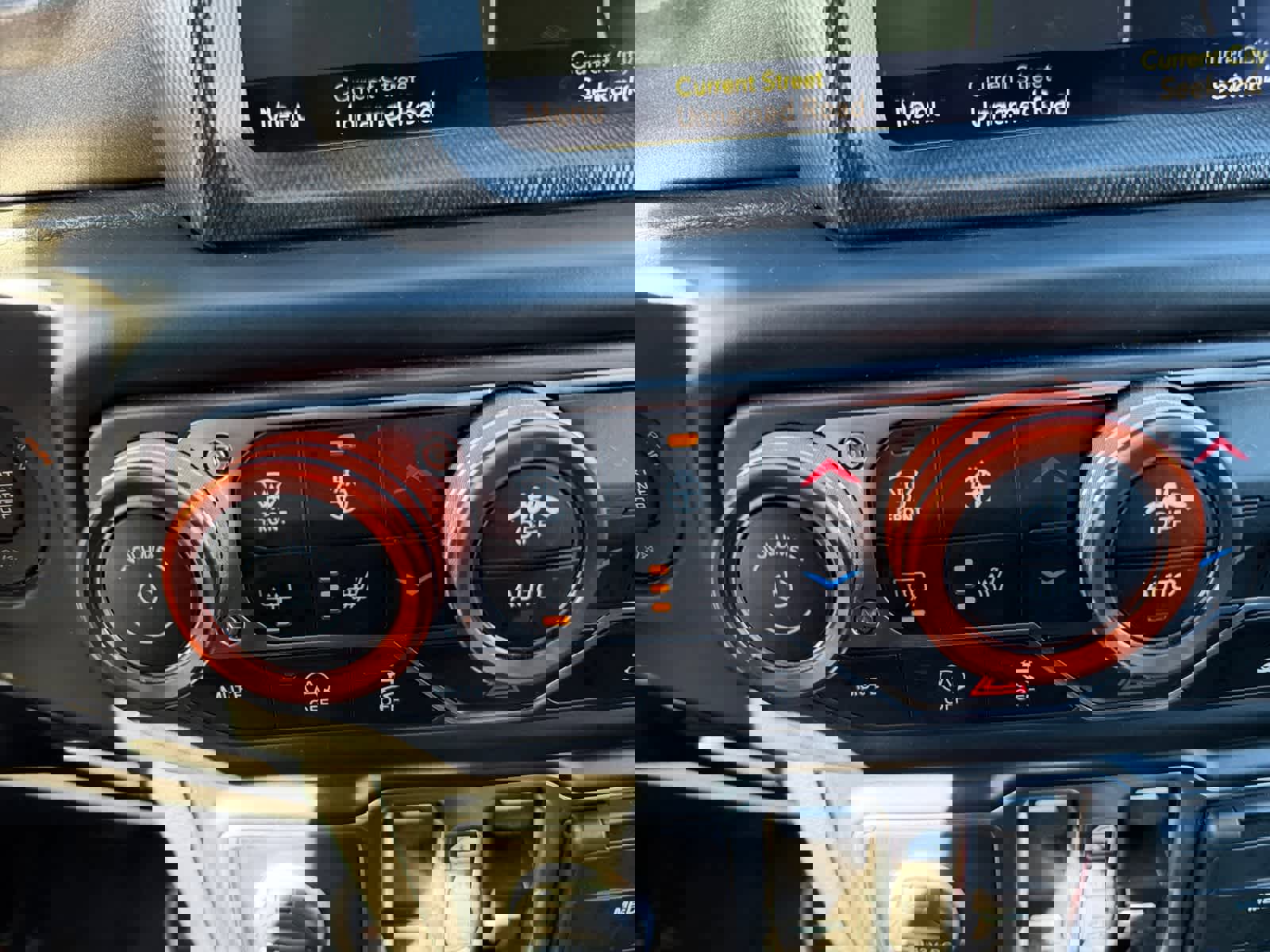 Used 2022 Jeep Gladiator Mojave w/ Cold Weather Group image 22